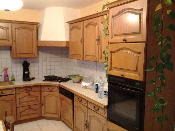 éclaircir un meuble en chêne foncé