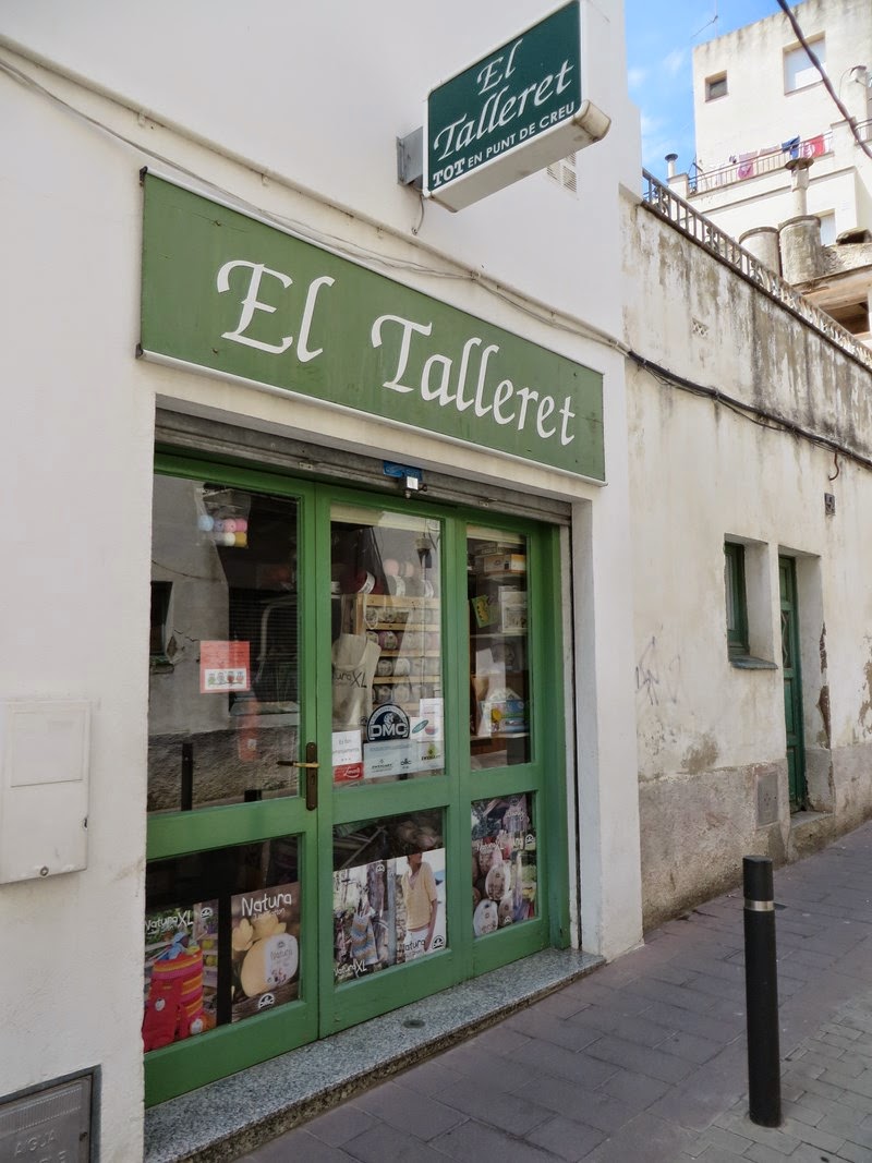 16+ Magasin De Meubles Rosas Espagne Background