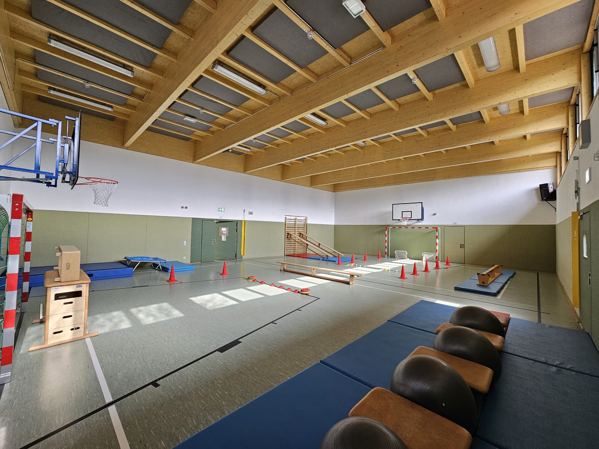  Turnhalle Motiv 