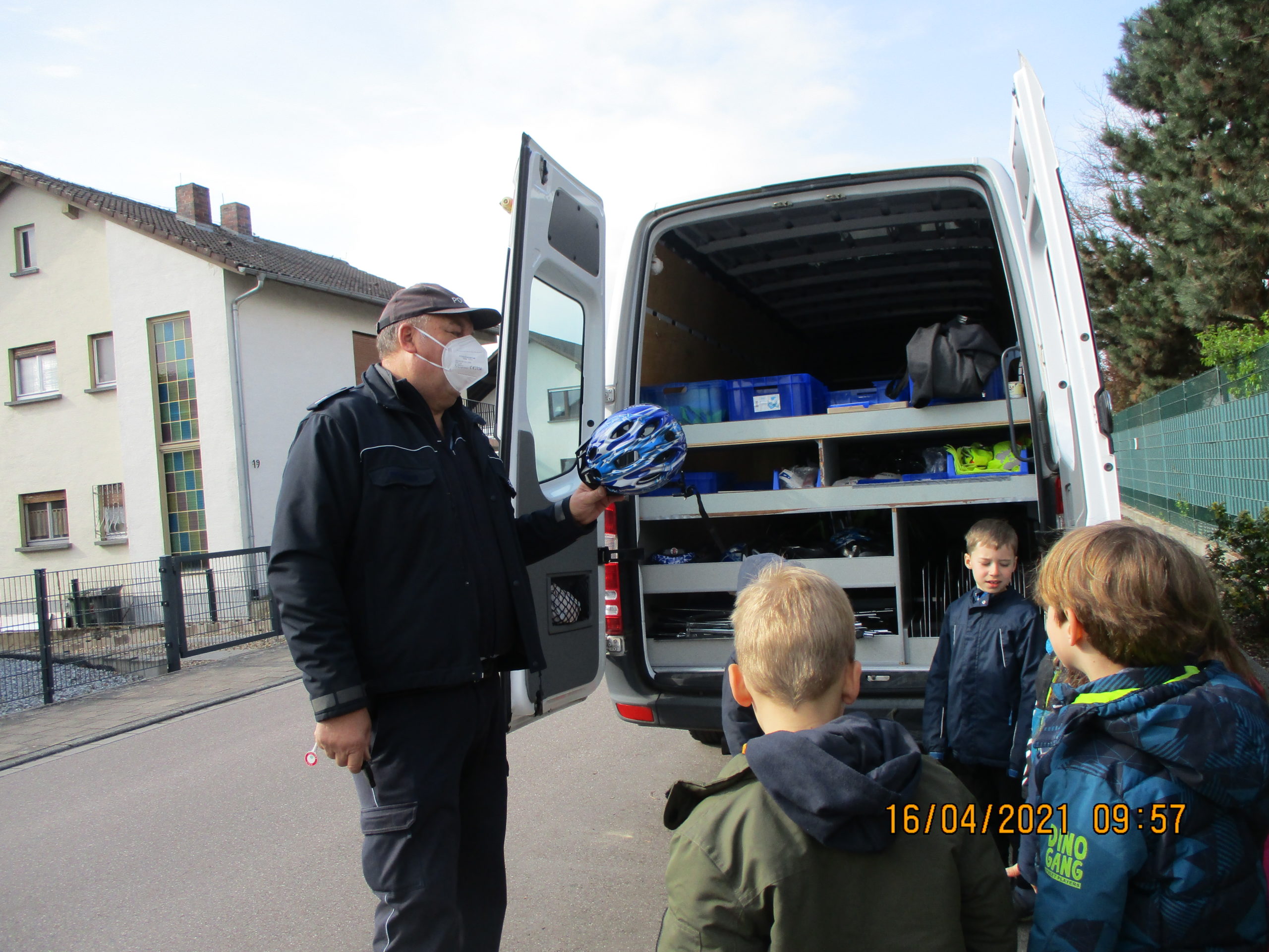  Was macht die POLIZEI im KINDERGARTEN Sankt Marien? - Kindergarten St 