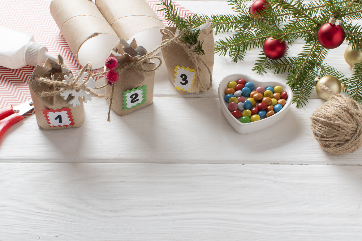  Adventskalender für Kinder basteln: 4 Ideen plus Anleitung Illustration 