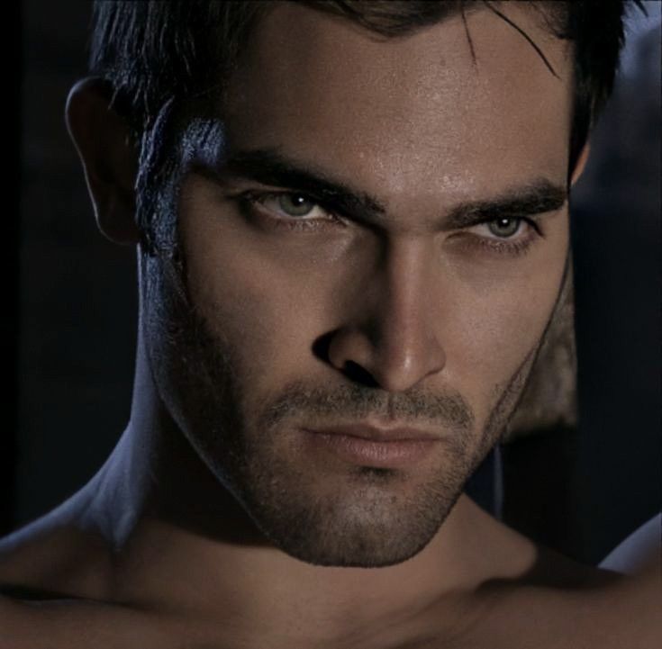Derek Hale | Derek hale, Teen wolf derek, Teen wolf cast