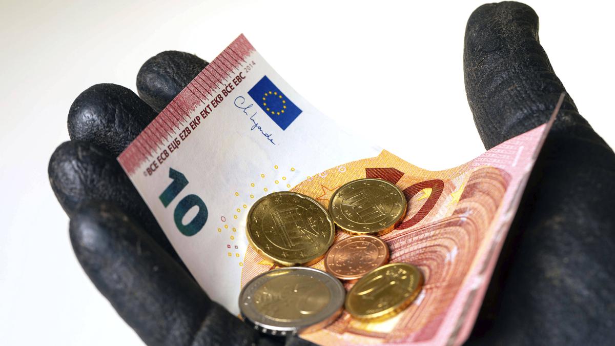 Vorlage: Mindestlohn: 41 Cent mehr je Stunde Foto zu Mindestlohn: 41 Cent mehr je Stunde