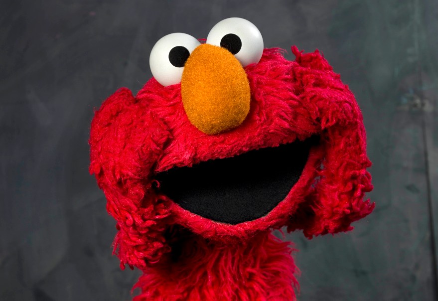  Foto zu Elmo, 3, joins youngest Americans in getting COVID-19 vaccine – Chicago 