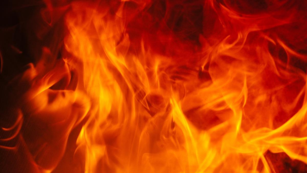  Fire at Mumbai High platform injures 10; ONGC says situation under Bildidee 