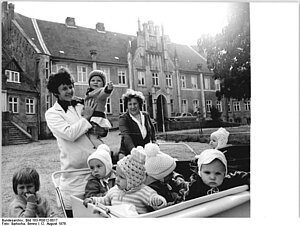  In der Krippe und im Kindergarten - DDR 