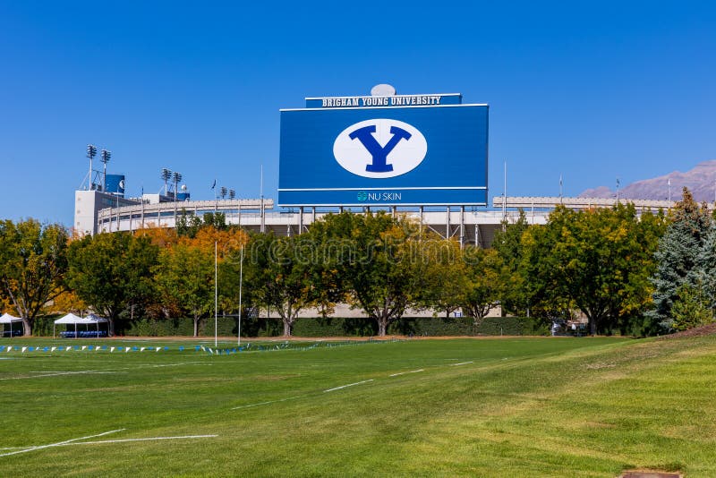  Foto zu LaVell Edwards Stadium on the Campus of Brigham Young University, BYU 
