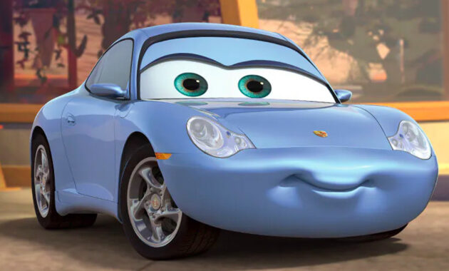cars 2 lightning mcqueen crash