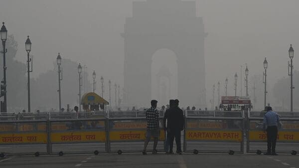 Delhi's overall AQI dips into 'critical' category, records air quality