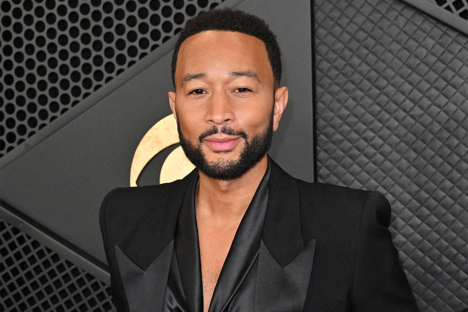  John Legend Walks All of His Dogs At Once: See Pic Bildidee 