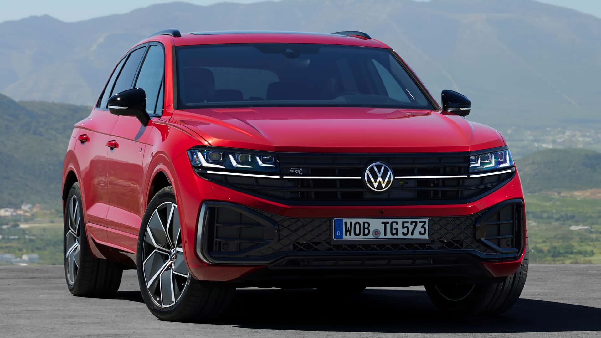  2024 Volkswagen Touareg Revealed With Light Bars And V6-Only Power 